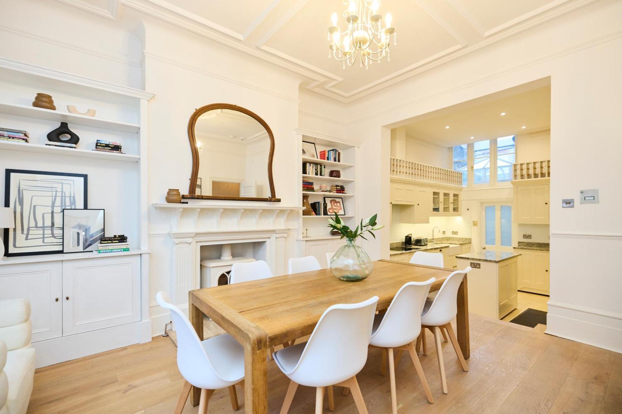 Appartamento The Belsize Park Place - Charming 6bdr With Garden Londra