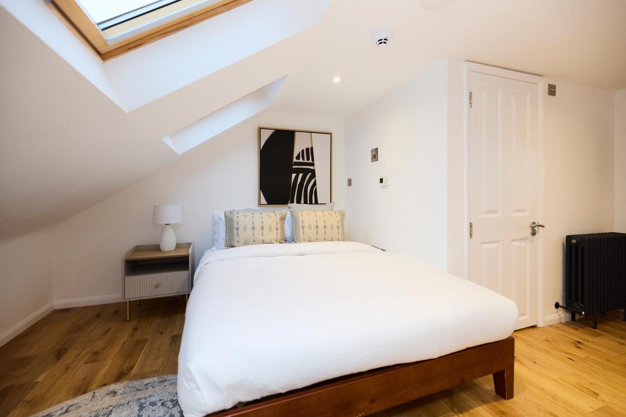 The Belsize Park Place - Charming 6bdr With Garden Londra